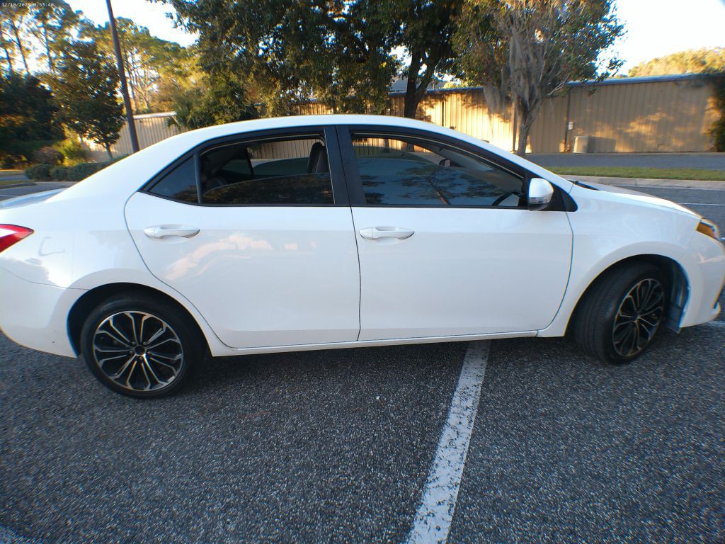 2015 Toyota Corolla Image 15