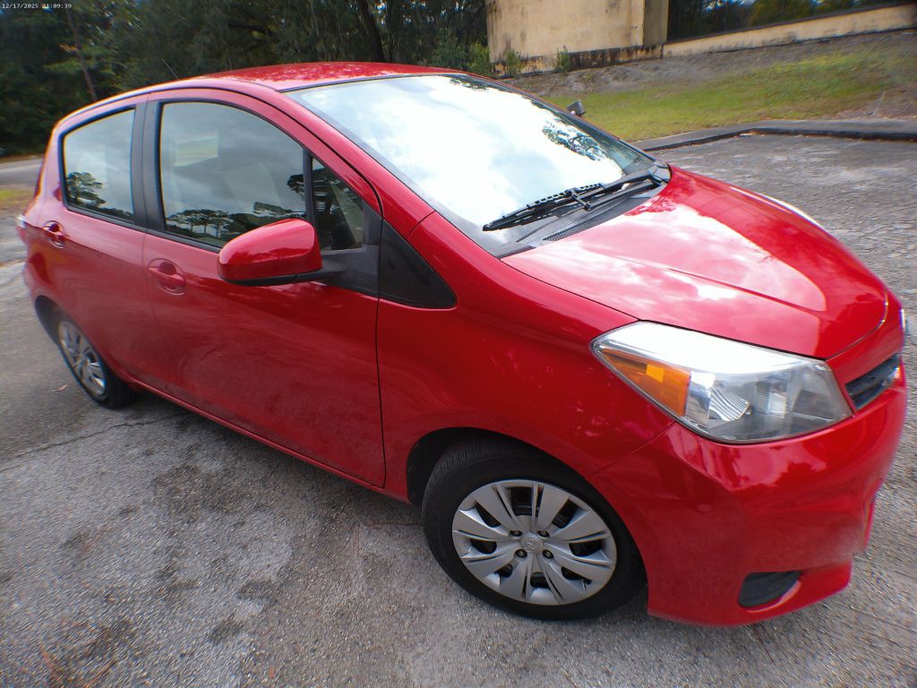 2013 Toyota Yaris Image 2
