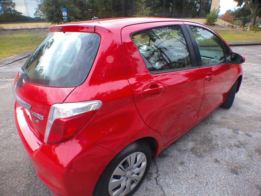 2013 Toyota Yaris Image 3