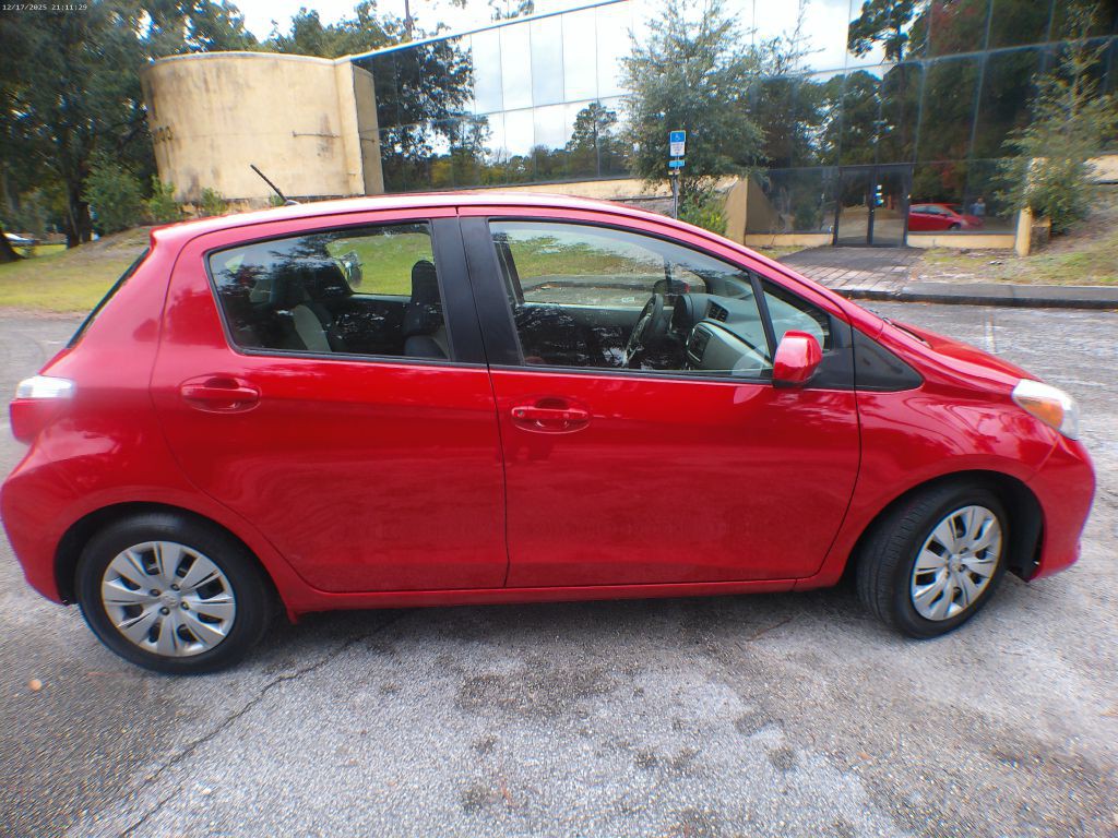 2013 Toyota Yaris Image 14