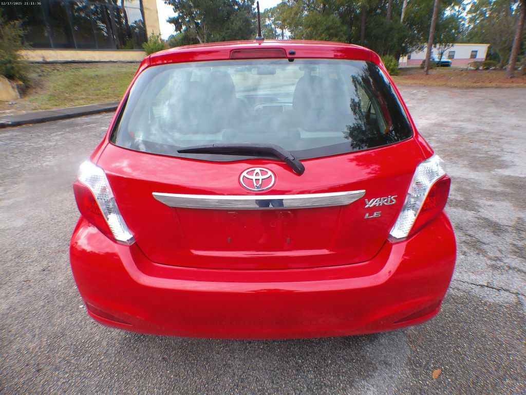 2013 Toyota Yaris Image 15