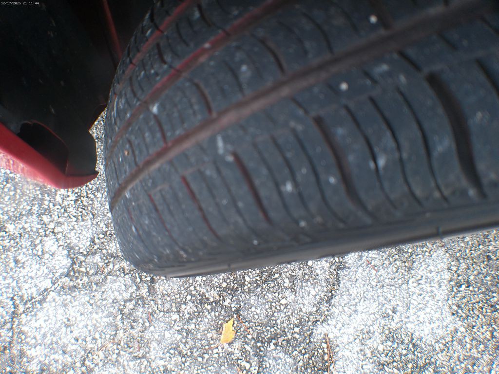 2013 Toyota Yaris Image 16