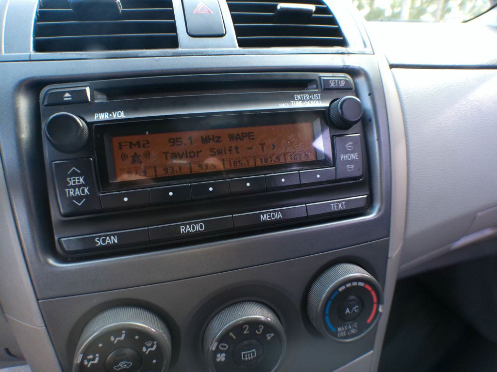 2012 Toyota Corolla Image 11