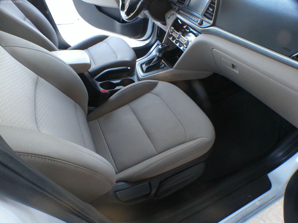 2019 Hyundai Elantra Image 6