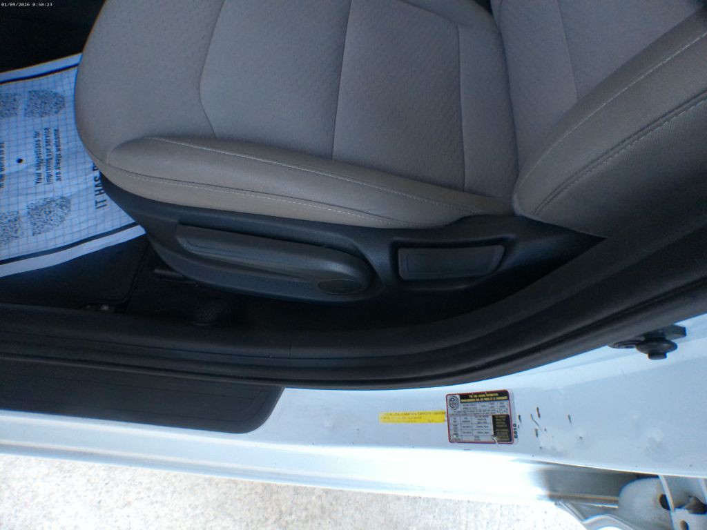 2019 Hyundai Elantra Image 10