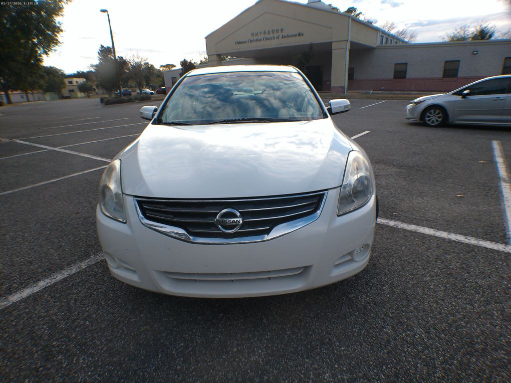 2012 Nissan Altima Image 9