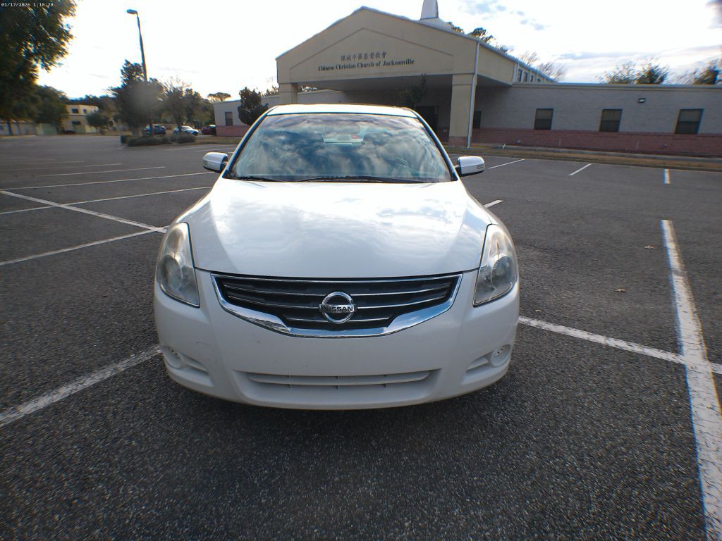 2012 Nissan Altima Image 10