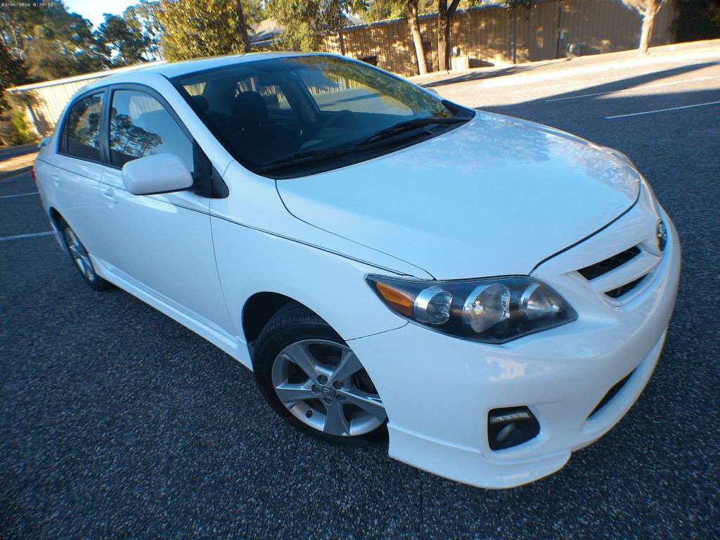 2013 Toyota Corolla Image 2