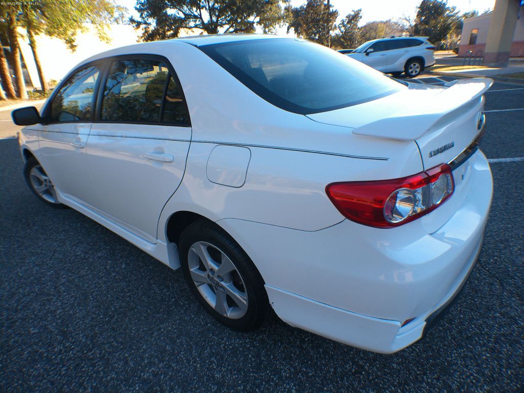 2013 Toyota Corolla Image 4