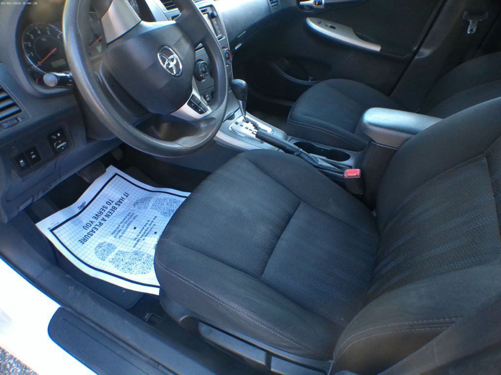 2013 Toyota Corolla Image 5