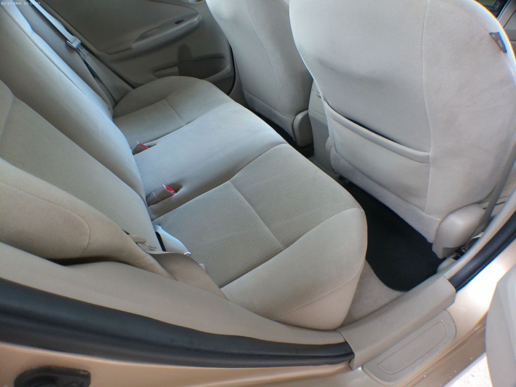 2012 Toyota Corolla Image 8