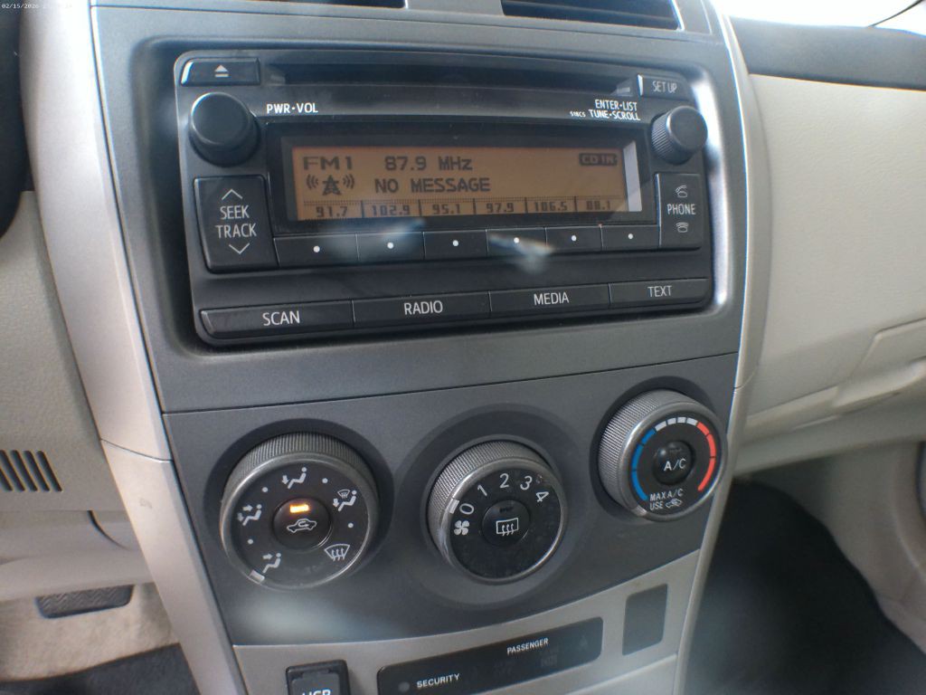 2012 Toyota Corolla Image 12