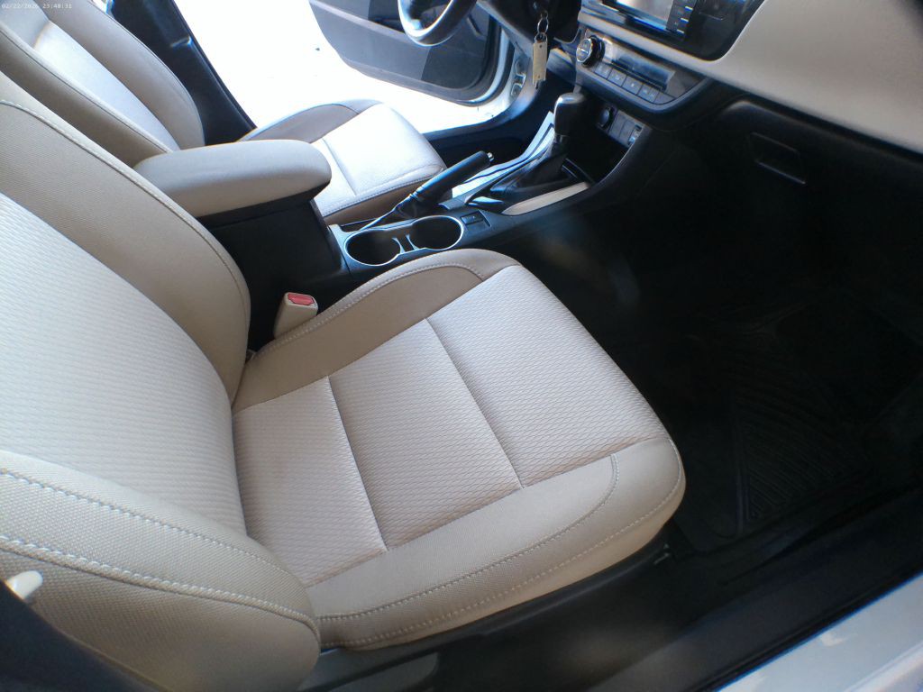 2015 Toyota Corolla Image 7