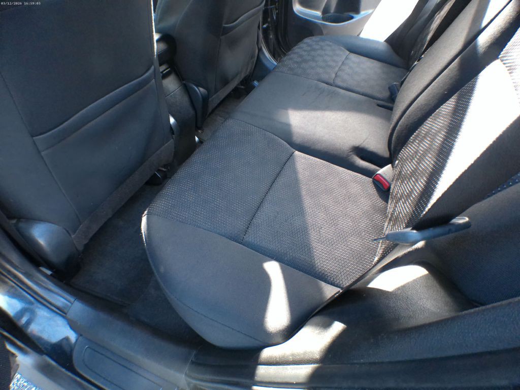 2009 Pontiac Vibe Image 8