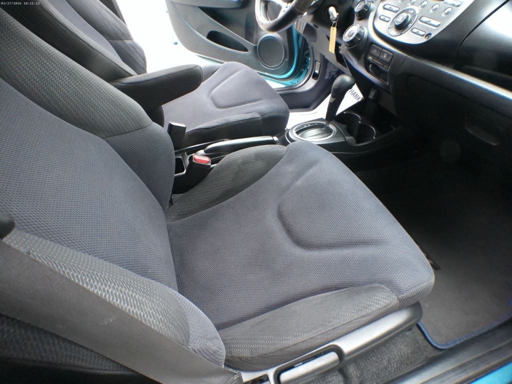 2013 Honda Fit Image 6