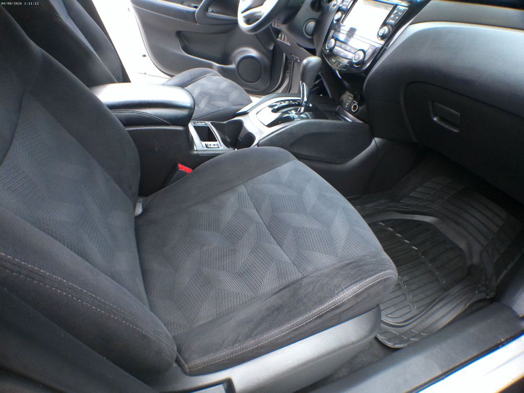 2015 Nissan Rogue Image 6