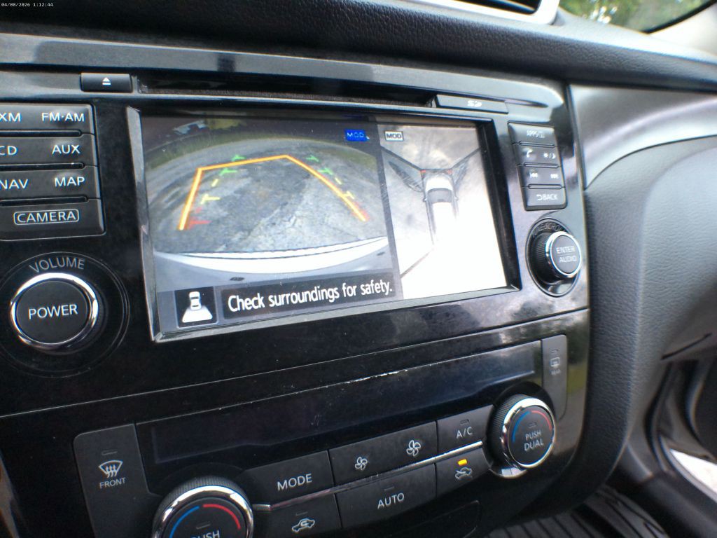 2015 Nissan Rogue Image 11