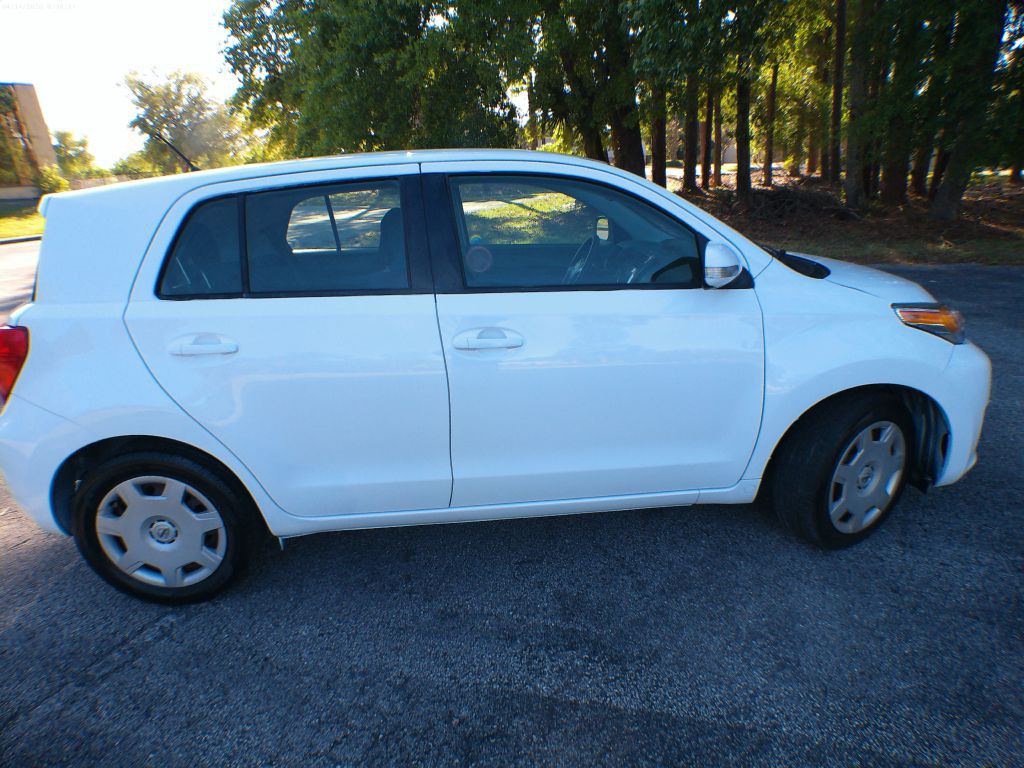 2009 Scion xD Image 16