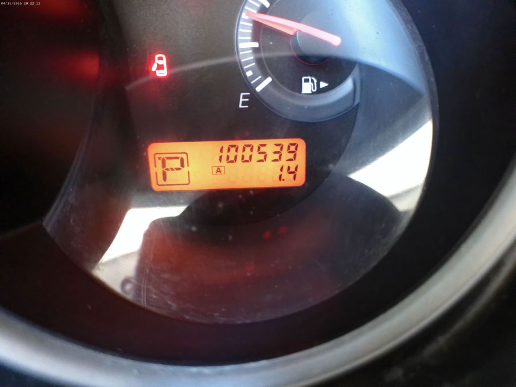 2011 Nissan Versa Image 11