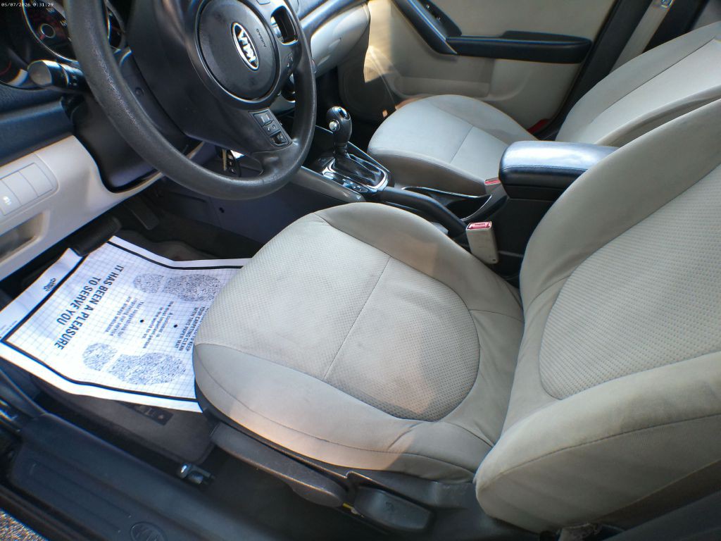2013 Kia Forte Image 9