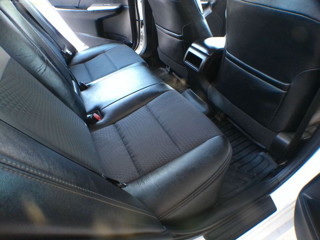 2012 Toyota Camry Image 6