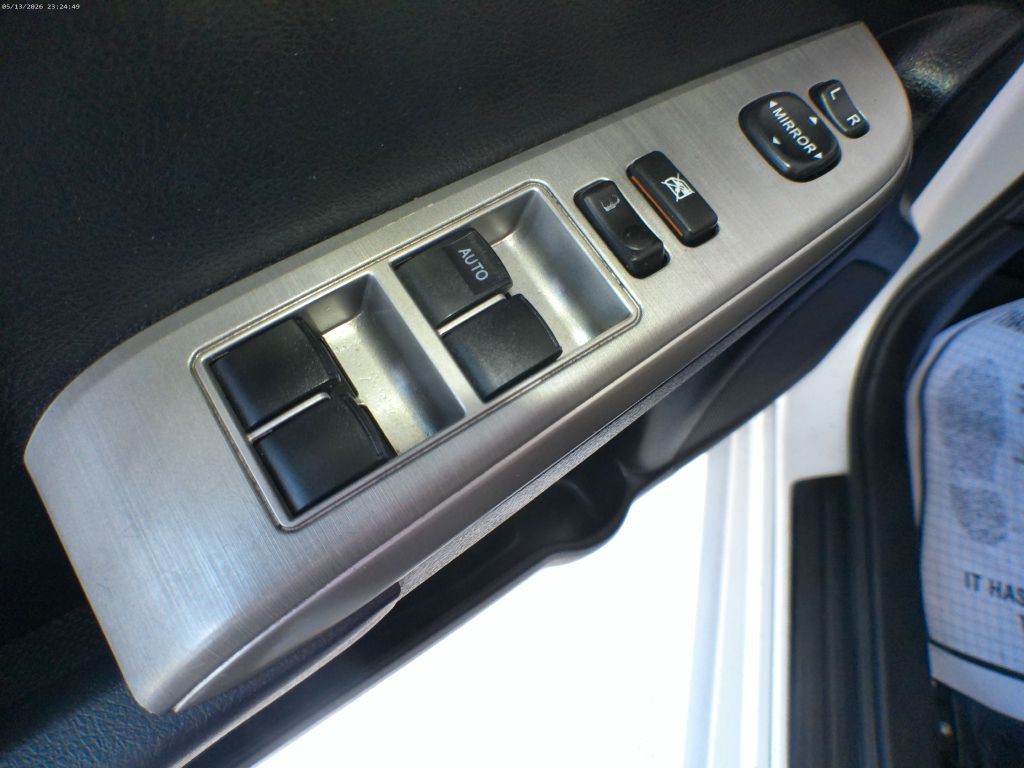 2012 Toyota Camry Image 11