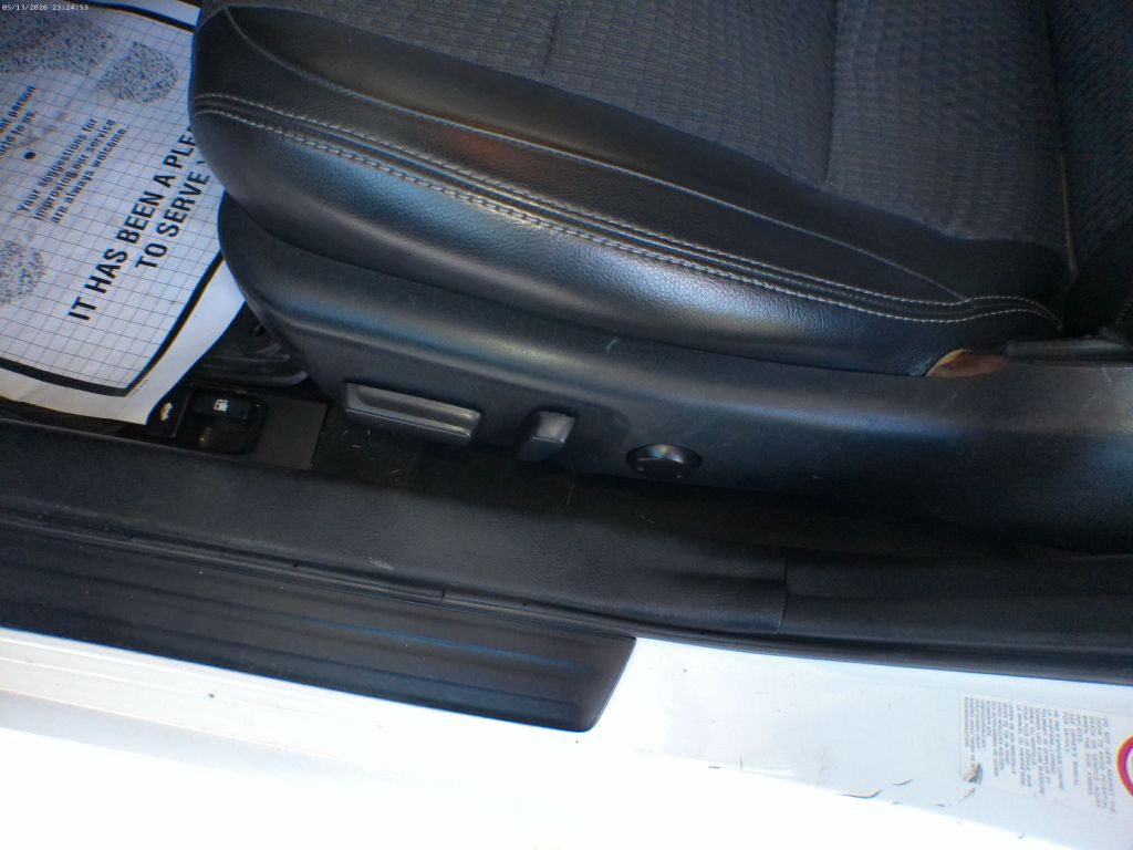 2012 Toyota Camry Image 12