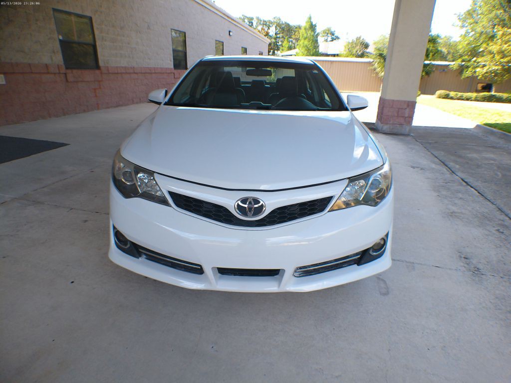 2012 Toyota Camry Image 16