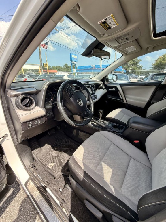 2018 Toyota Rav4 Image 17