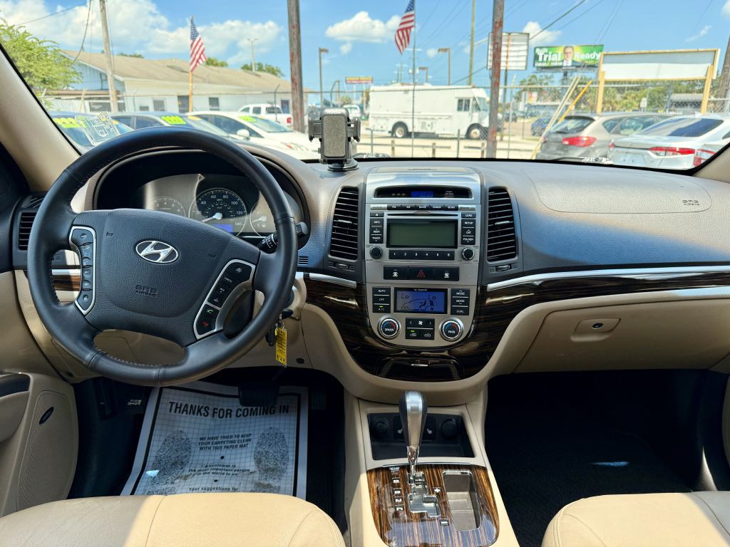 2011 Hyundai Santa Fe Image 16