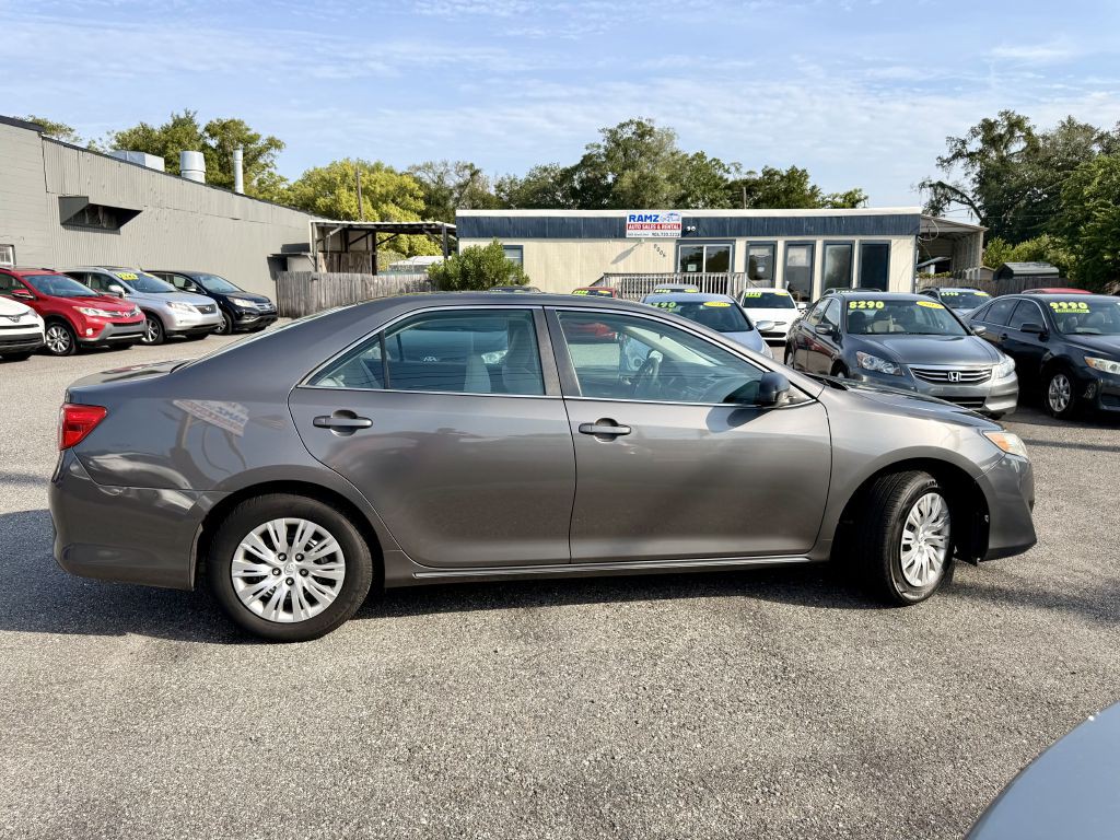 2012 Toyota Camry Image 6