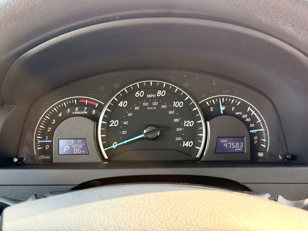 2012 Toyota Camry Image 11