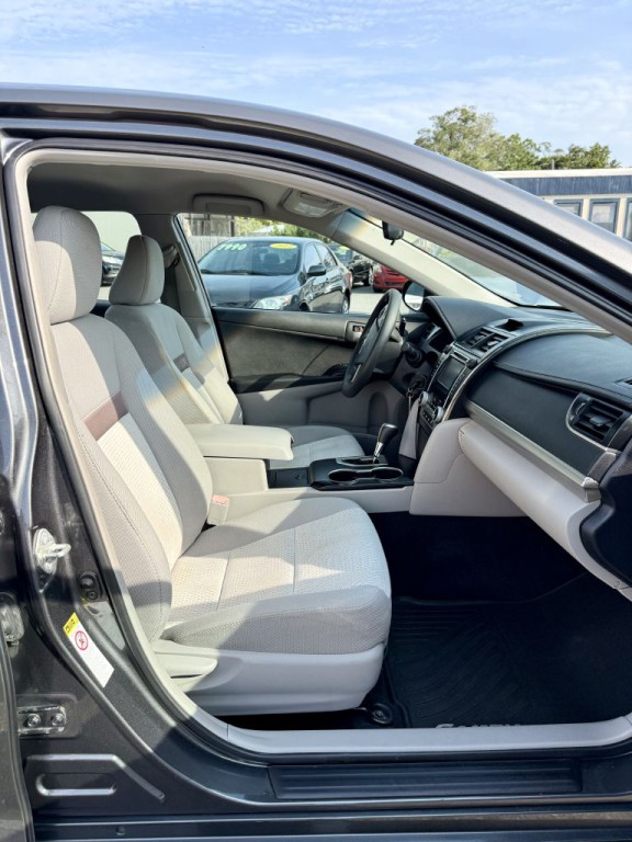 2012 Toyota Camry Image 13