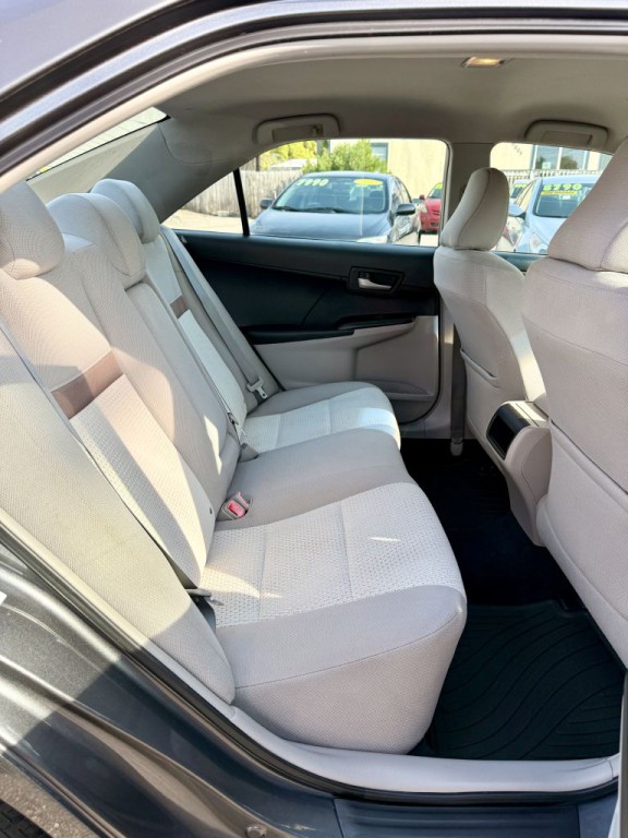 2012 Toyota Camry Image 14