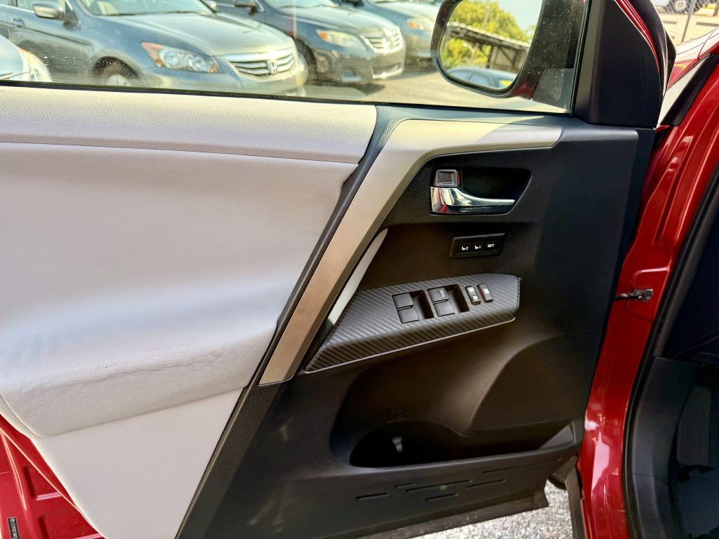 2013 Toyota Rav4 Image 22