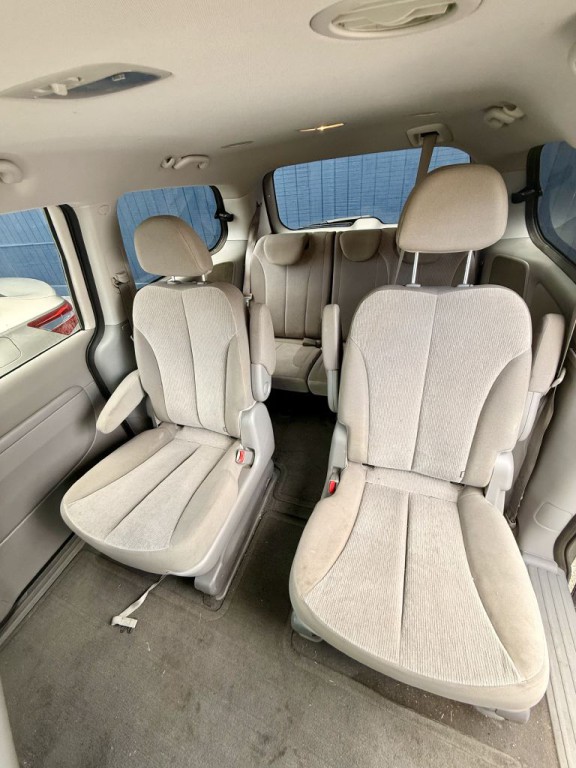 2012 Kia Sedona Image 5