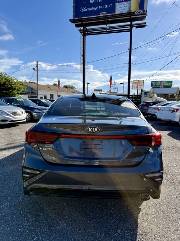 2021 Kia Forte Image 8