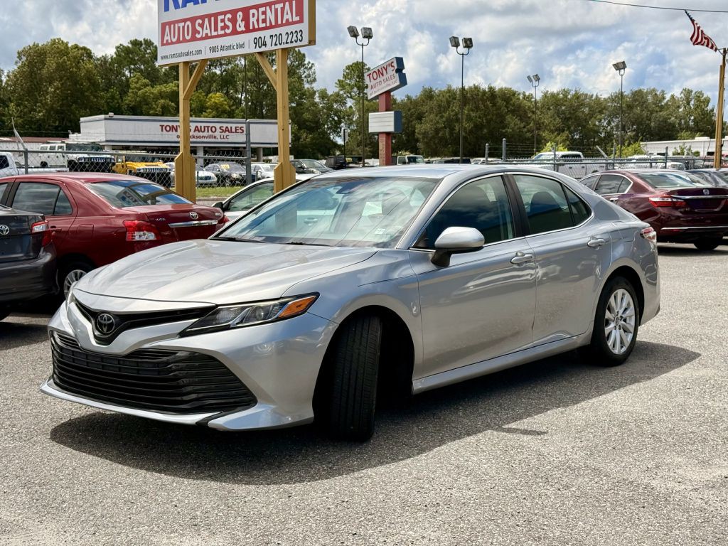 2019 Toyota Camry Image 2