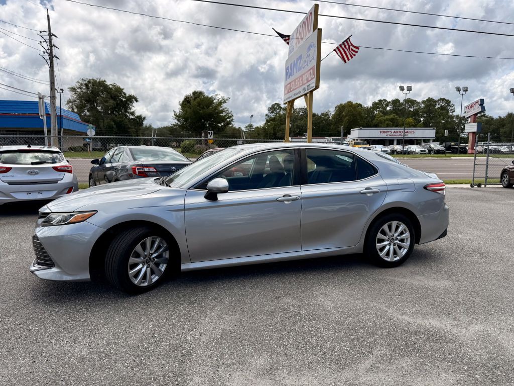 2019 Toyota Camry Image 3