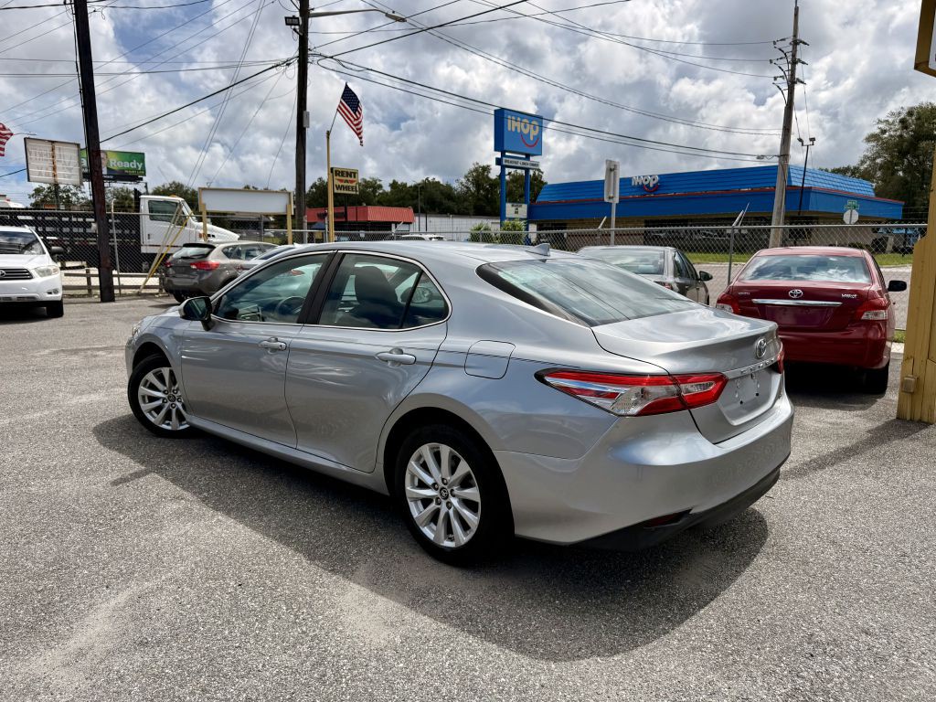 2019 Toyota Camry Image 4