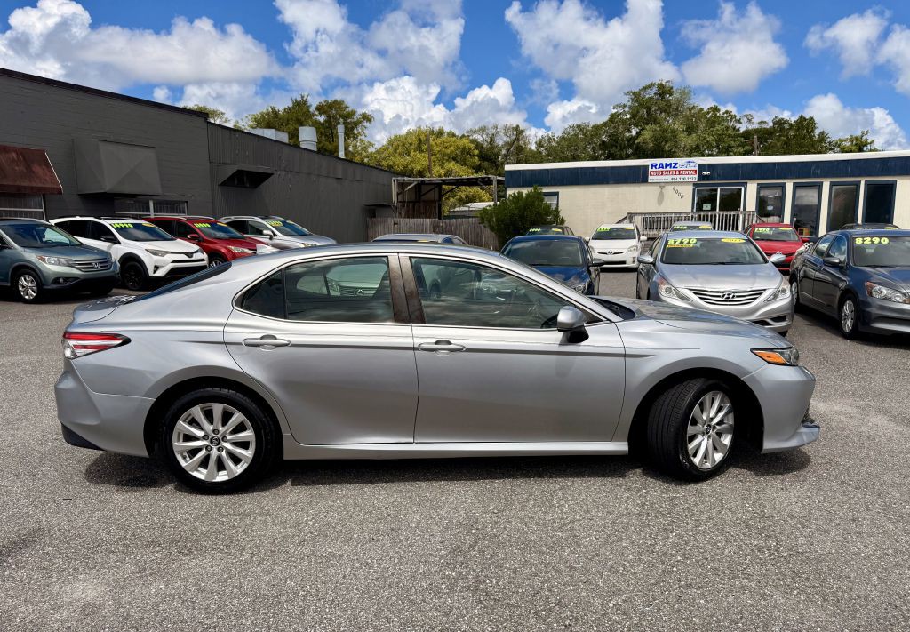 2019 Toyota Camry Image 8
