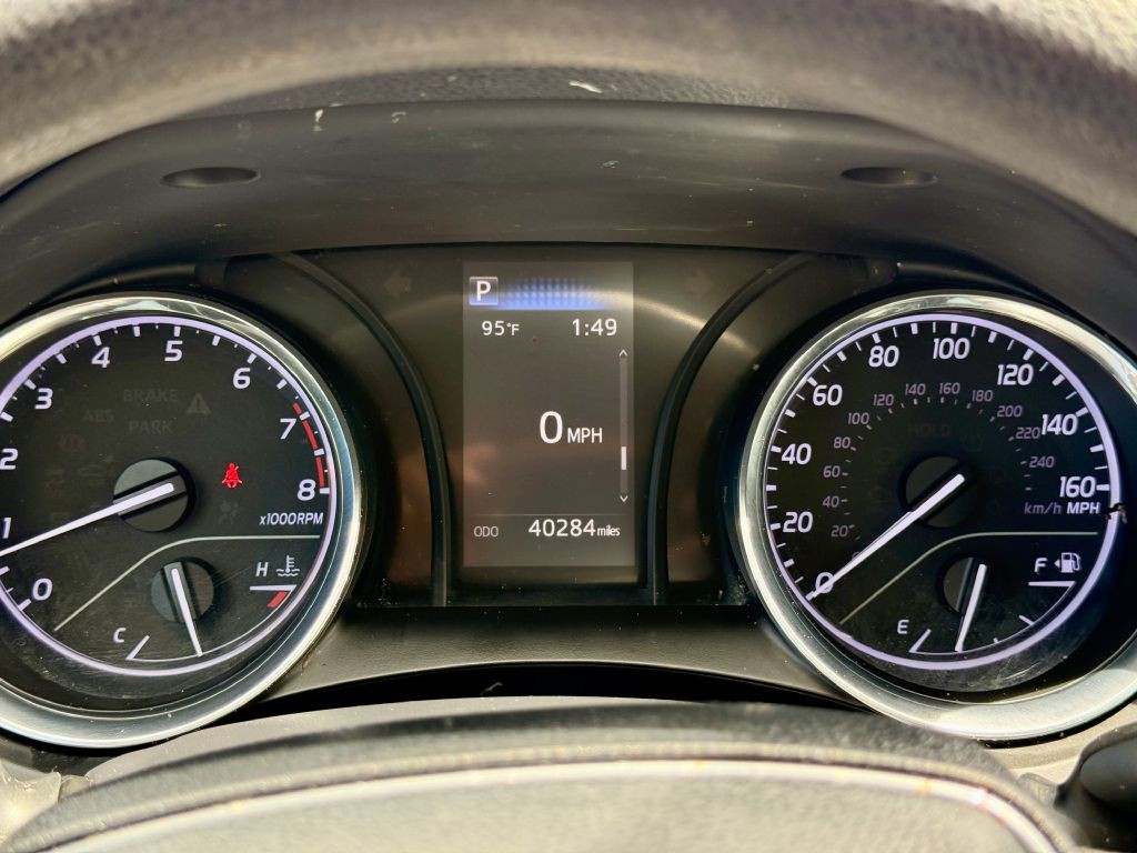 2019 Toyota Camry Image 12
