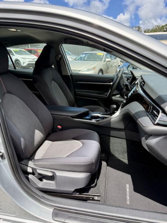 2019 Toyota Camry Image 13