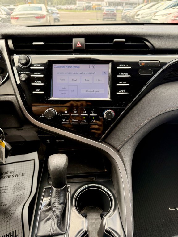 2019 Toyota Camry Image 16