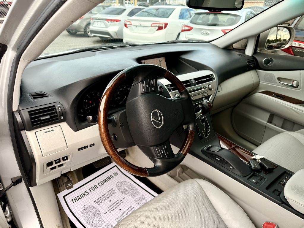 2012 Lexus RX Image 16