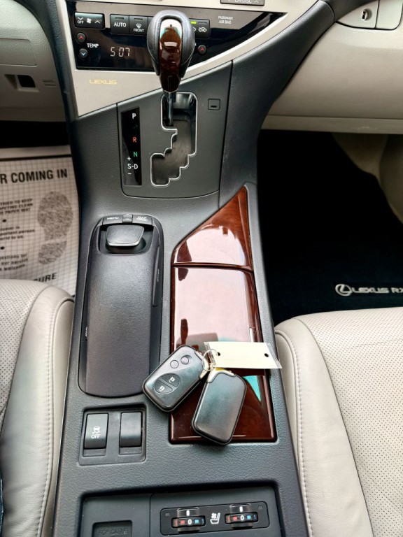 2012 Lexus RX Image 17
