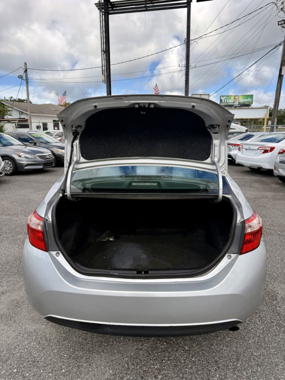 2017 Toyota Corolla Image 9