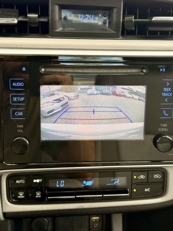 2017 Toyota Corolla Image 16