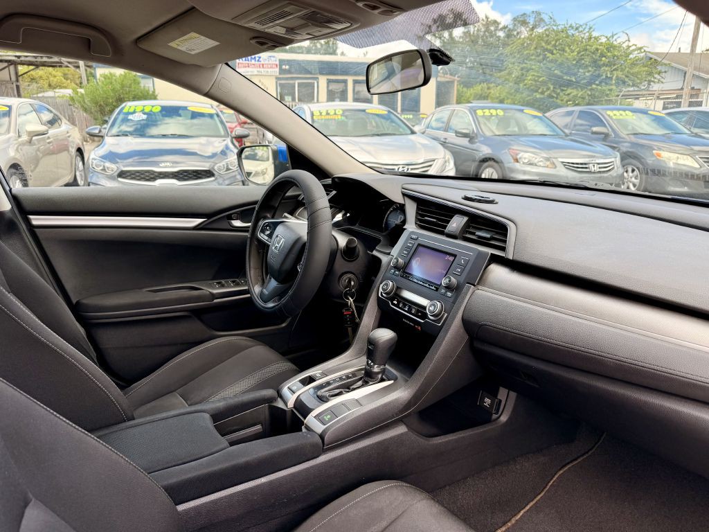 2017 Honda Civic Image 15
