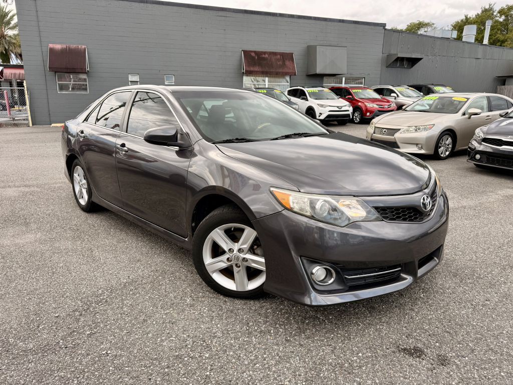 2014 Toyota Camry Image 8